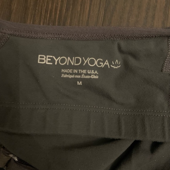 BEYOND YOGA Workout Halter Top - Picture 4 of 4